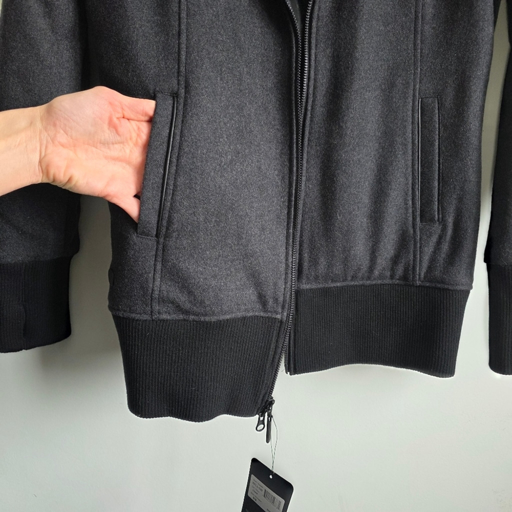Stormtech Women's Warrior Club Jacket Quilted Sz Small NWT - Picture 3 of 13